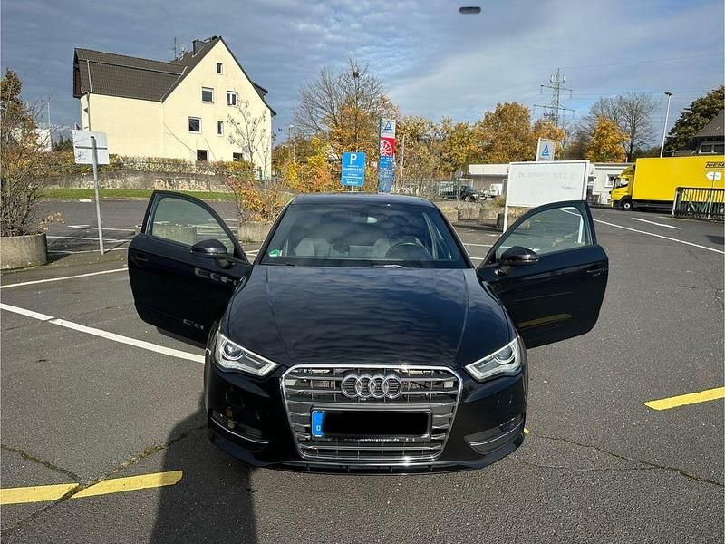 Schwarz Gebraucht 2013 Audi A3 Ambition Limousine | 11.200 € (Fairer Preis) - Bild 1/4
