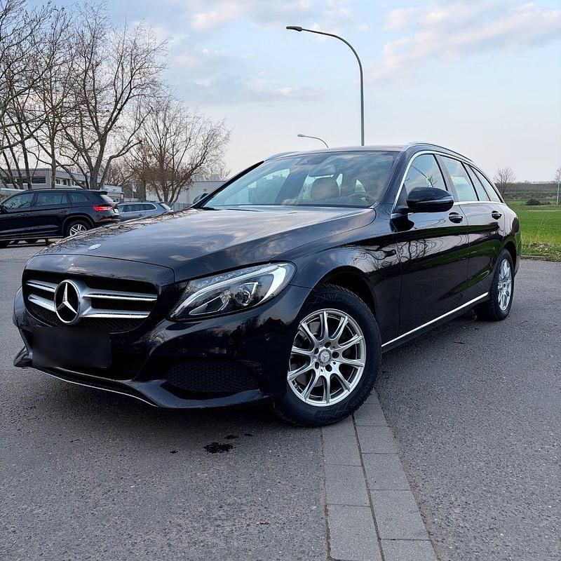Gebraucht Mercedes C220 170 PS (125 kW) 2015 Schwarz Kombi