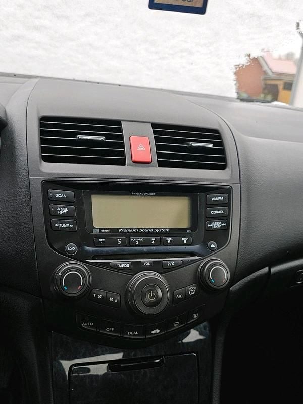 Gebraucht Honda Accord Executive 140 PS (102 kW) 2004 Blau Limousine