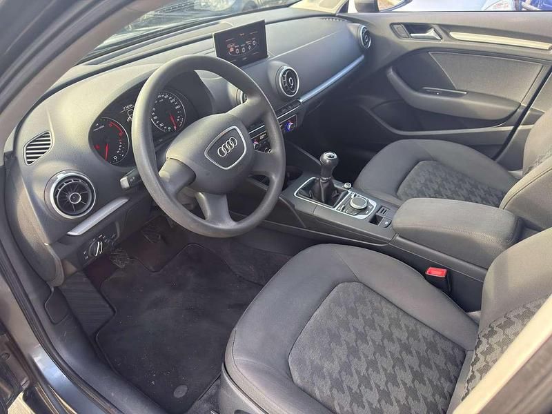 Gebraucht Audi A3 Attraction 110 PS (80 kW) 2014 Monsungrau metallic Kleinwagen