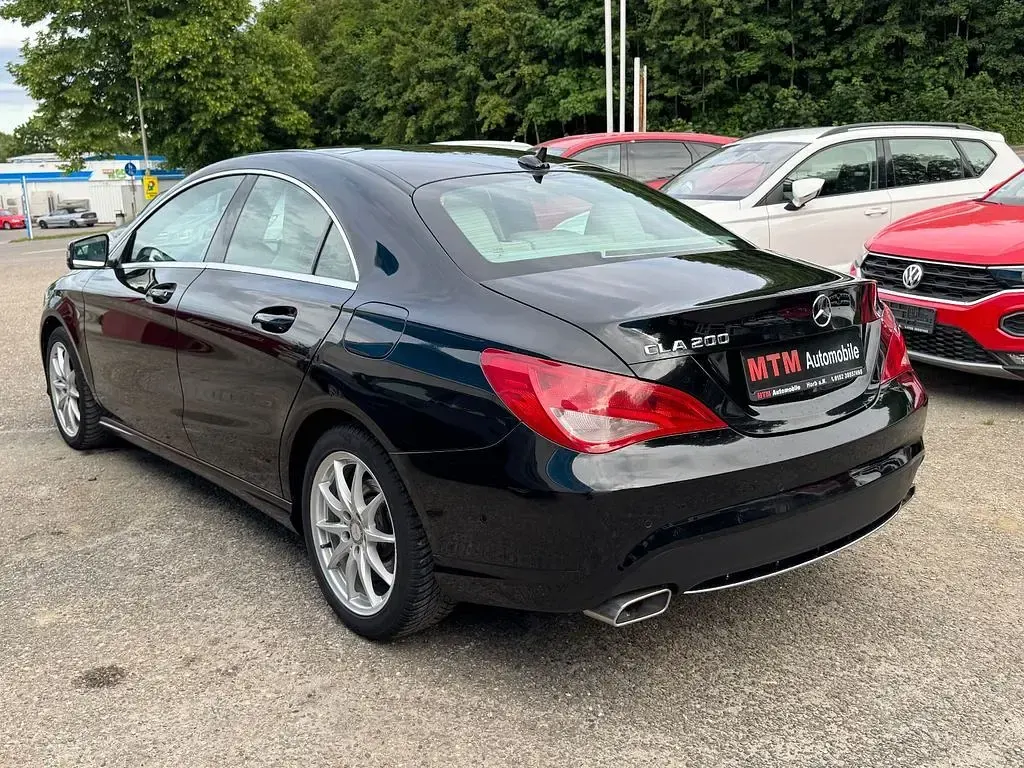 Gebraucht Mercedes CLA200 Urban 156 PS (114 kW) 2013 Schwarz Limousine