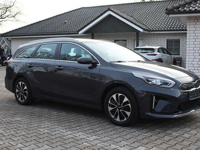 Gebraucht Kia Ceed Sportswagon Vision 141 PS (103 kW) 2020 Grau Kombi
