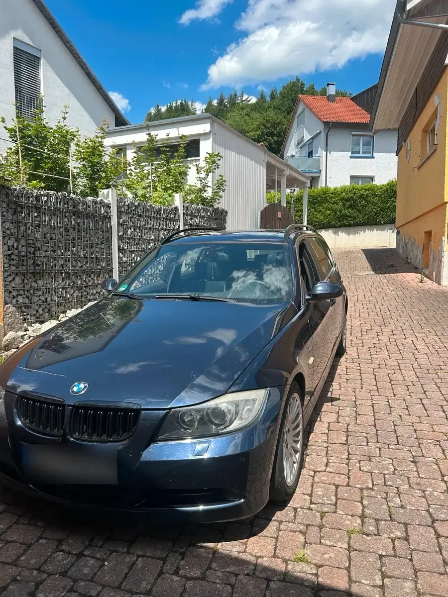 Gebraucht BMW 325 197 PS (144 kW) 2007 Blau Kombi
