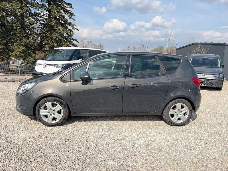 Gebraucht Opel Meriva Style 140 PS (102 kW) 2015 Silbergrau Van / Kleinbus