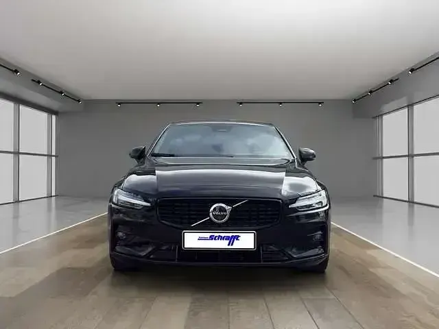 Gebraucht Volvo S60 Ultimate 250 PS (183 kW) 2023 Onyx black / metallic Limousine