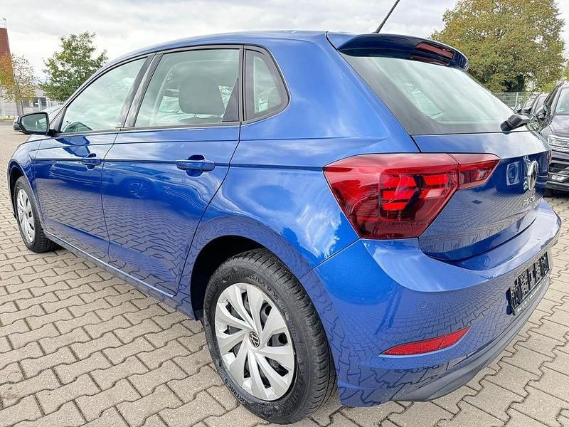 Gebraucht VW Polo Life 95 PS (69 kW) 2023 Blau Limousine