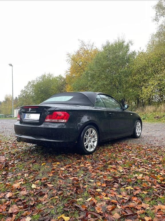 Gebraucht BMW 118 Cabriolet 143 PS (105 kW) 2012 Schwarz Cabrio