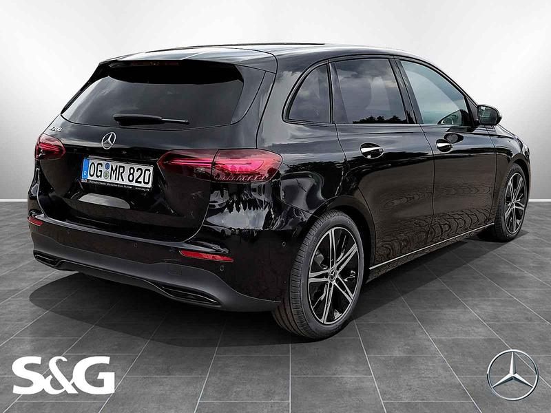 Gebraucht Mercedes B200 Progressive 163 PS (119 kW) 2025 Metalliclack kosmosschwarz Van / Kleinbus