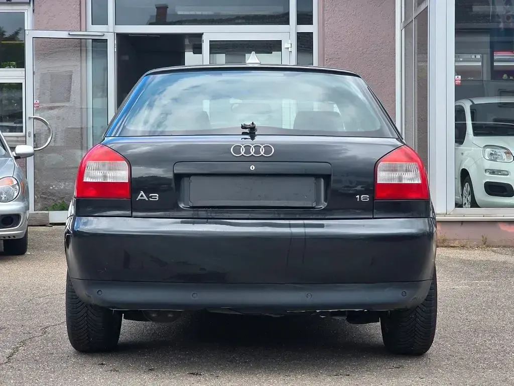 Brugt Audi A3 Ambiente 102 HK (75 kW) 2003 Sort Hatchback