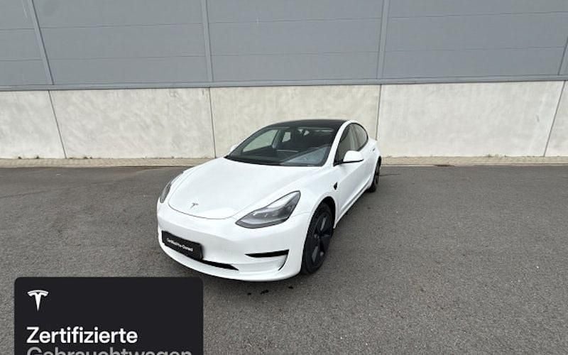 Weiß Gebraucht 2021 Tesla Model 3 RWD Limousine | 27.600 € (Fairer Preis) - Bild 1/4