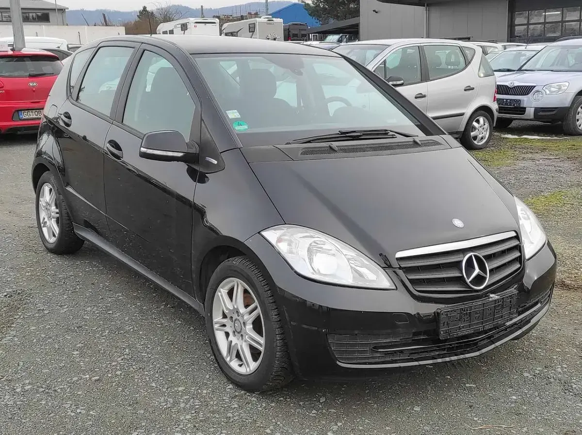 Gebraucht Mercedes A160 95 PS (69 kW) 2011 Nachtschwarz Kleinwagen