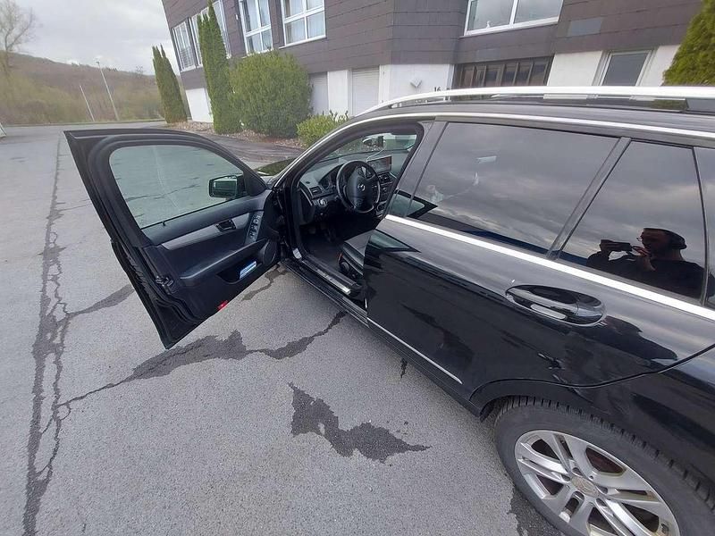Gebraucht Mercedes 220 170 PS (125 kW) 2009 Limousine