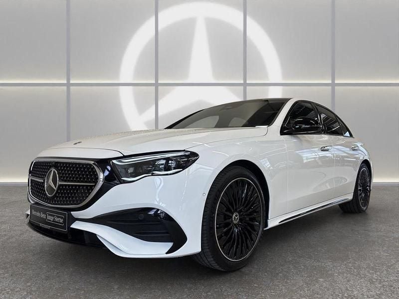 Weiß Gebraucht 2025 Mercedes E300 AMG Line Premium Limousine | 79.930 € - Bild 1/4