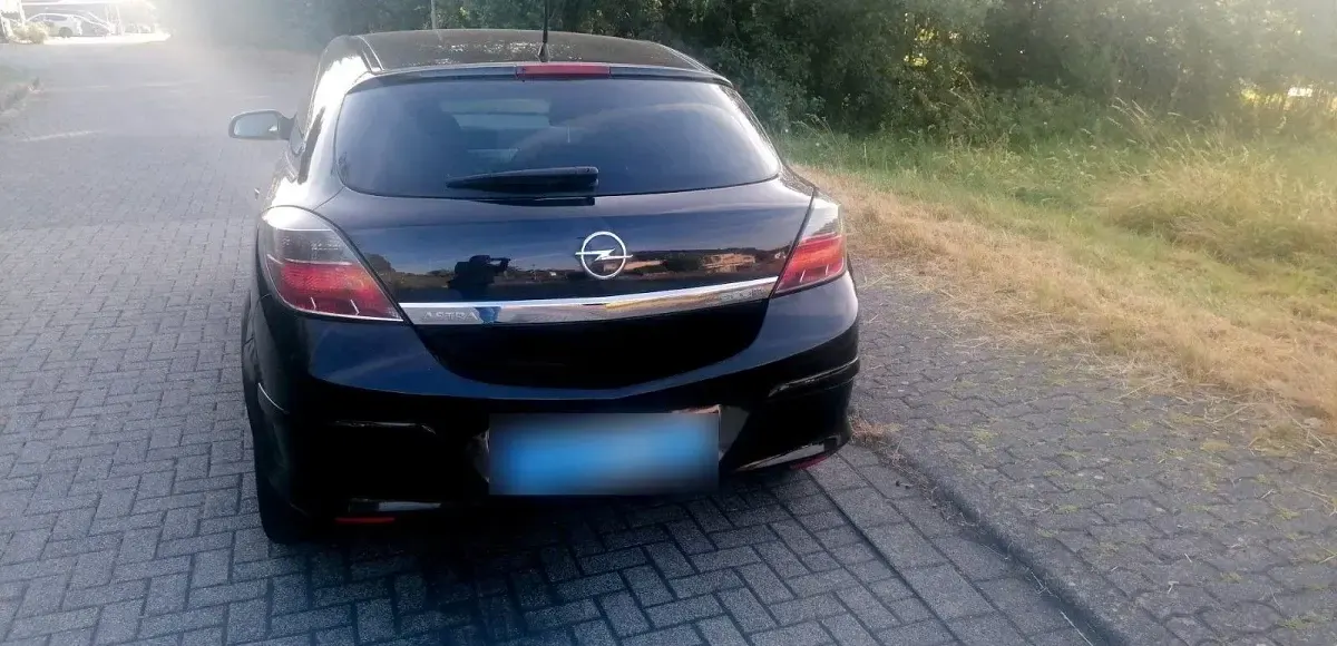 Gebraucht Opel Astra GTC Eco 90 PS (66 kW) 2009 Schwarz Coupé