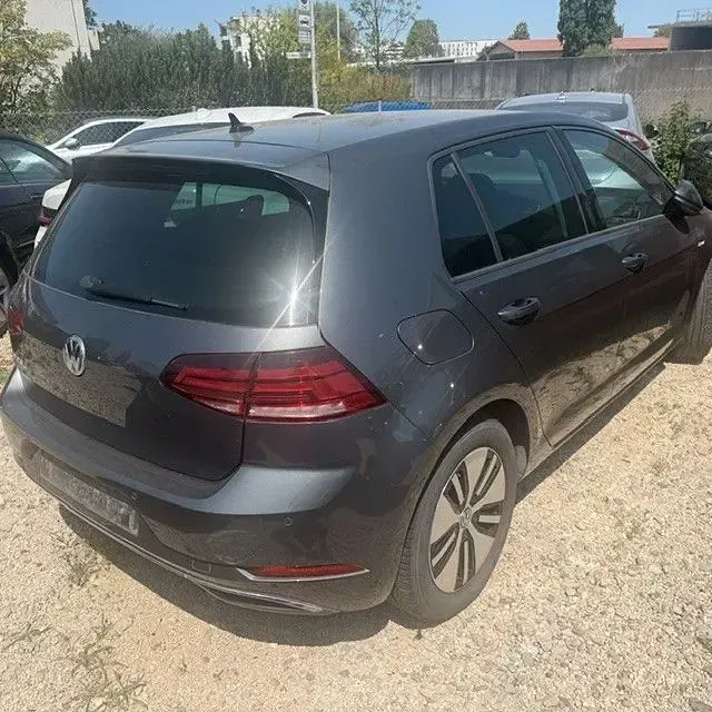 Gebraucht VW e-Golf 100 kW (136 PS) 2017 Grau Kleinwagen