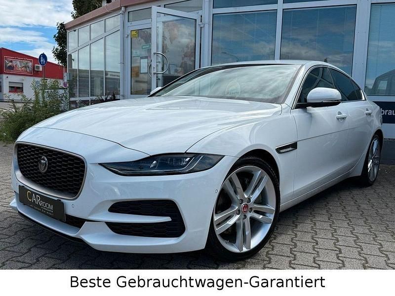 Weiß Gebraucht 2019 Jaguar XE Limousine | 23.990 € (Fairer Preis) - Bild 1/4