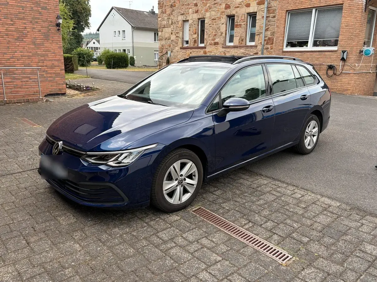 Gebraucht VW Golf VII Life 116 PS (85 kW) 2021 Blau Kleinwagen