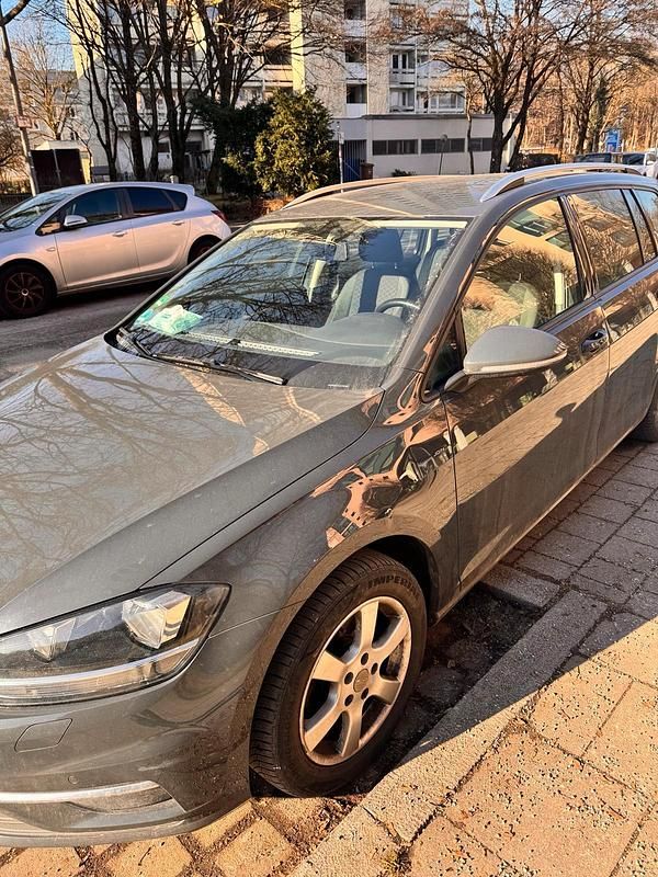 Używany VW Golf VII Join 85 KM (62 kW) 2019 Szary Kombi