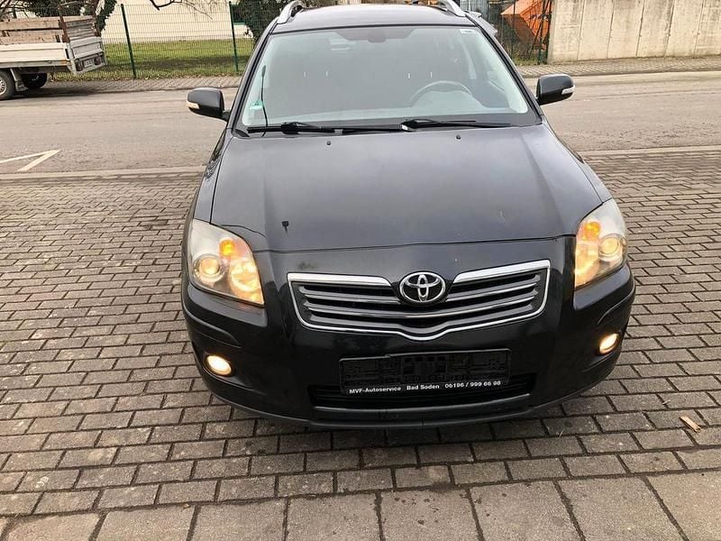Gebraucht Toyota Avensis Team 177 PS (130 kW) 2008 Schwarz Kombi