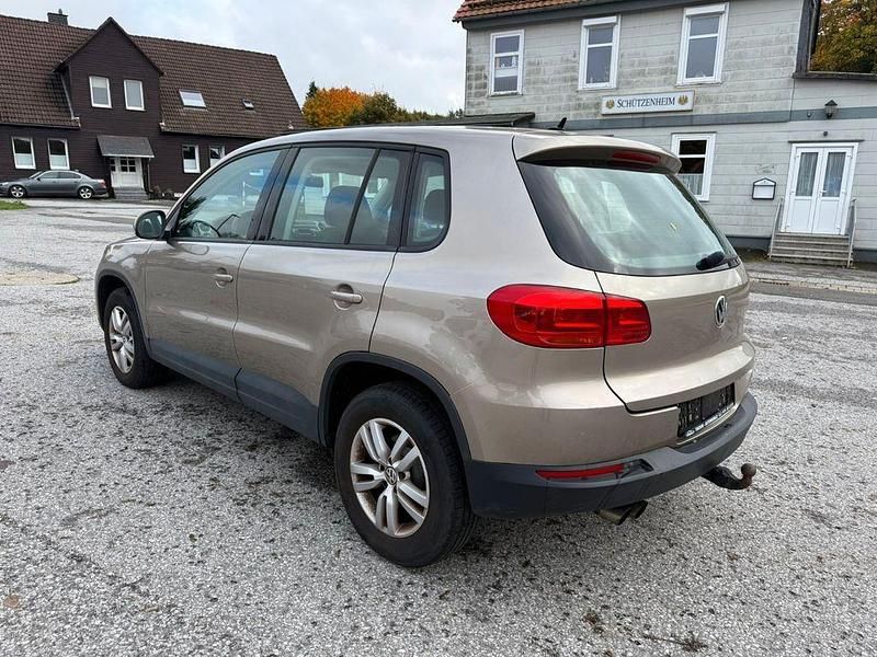 Gebraucht VW Tiguan Trendline 160 PS (117 kW) 2013 Gold SUV