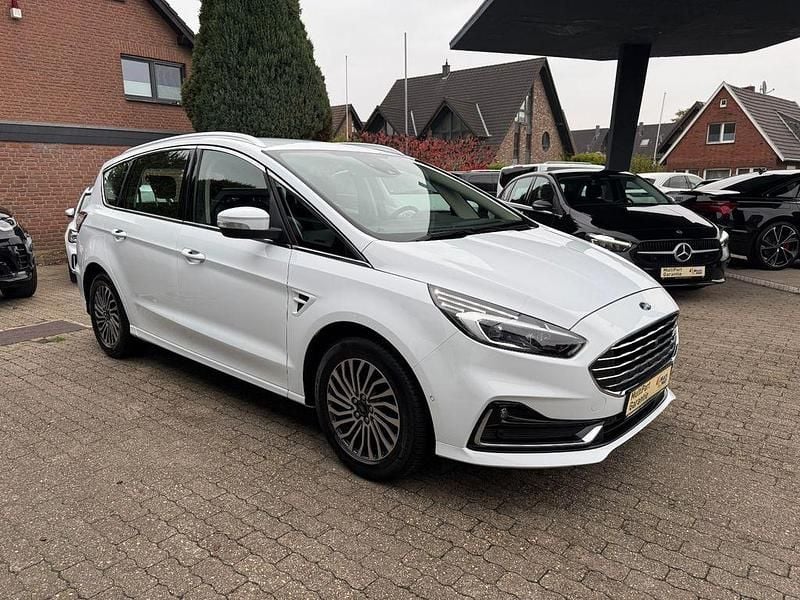 Gebraucht Ford S-MAX Titanium 190 PS (139 kW) 2022 Weiß Van / Kleinbus
