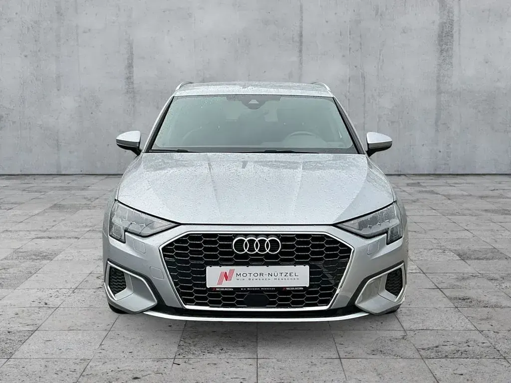 Gebraucht Audi A3 Advanced 150 PS (110 kW) 2023 Florettsilber metallic Limousine
