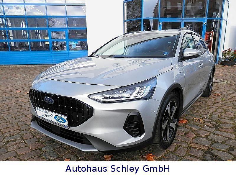 Silber Gebraucht 2025 Ford Focus Active X Limousine | 26.490 € (Fairer Preis) - Bild 1/4