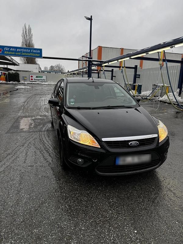 Gebraucht Ford Focus 101 PS (74 kW) 2012 Schwarz Kleinwagen