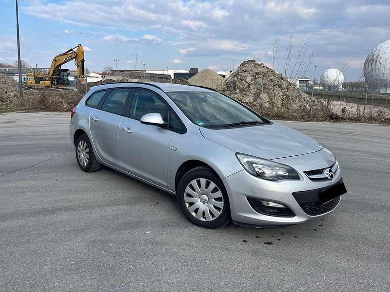 Gebraucht Opel Astra Edition 140 PS (102 kW) 2016 Silber Kombi