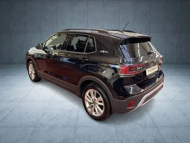 Gebraucht VW T-Cross Life 95 PS (69 kW) 2025 Deep black perleffekt SUV