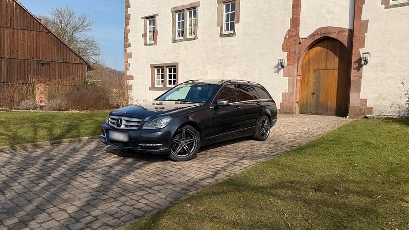 Gebraucht Mercedes C350 265 PS (194 kW) 2013 Grau Kombi