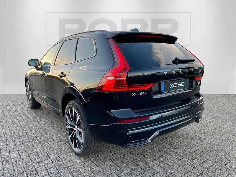 Gebraucht Volvo XC60 Plus 197 PS (144 kW) 2023 Onyx black / metallic SUV