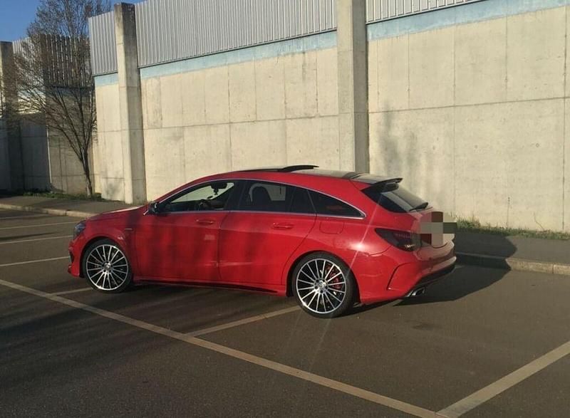 Gebraucht Mercedes CLA250 Shooting Brake 218 PS (160 kW) 2015 Rot Kombi