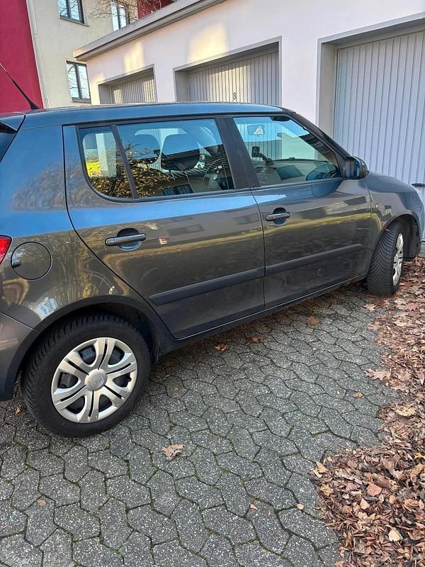 Gebraucht Skoda Fabia 59 PS (43 kW) 2011 Kleinwagen