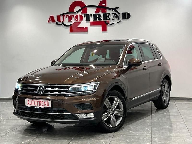 Braun Gebraucht 2017 VW Tiguan Highline SUV | 23.900 € (Fairer Preis) - Bild 1/4