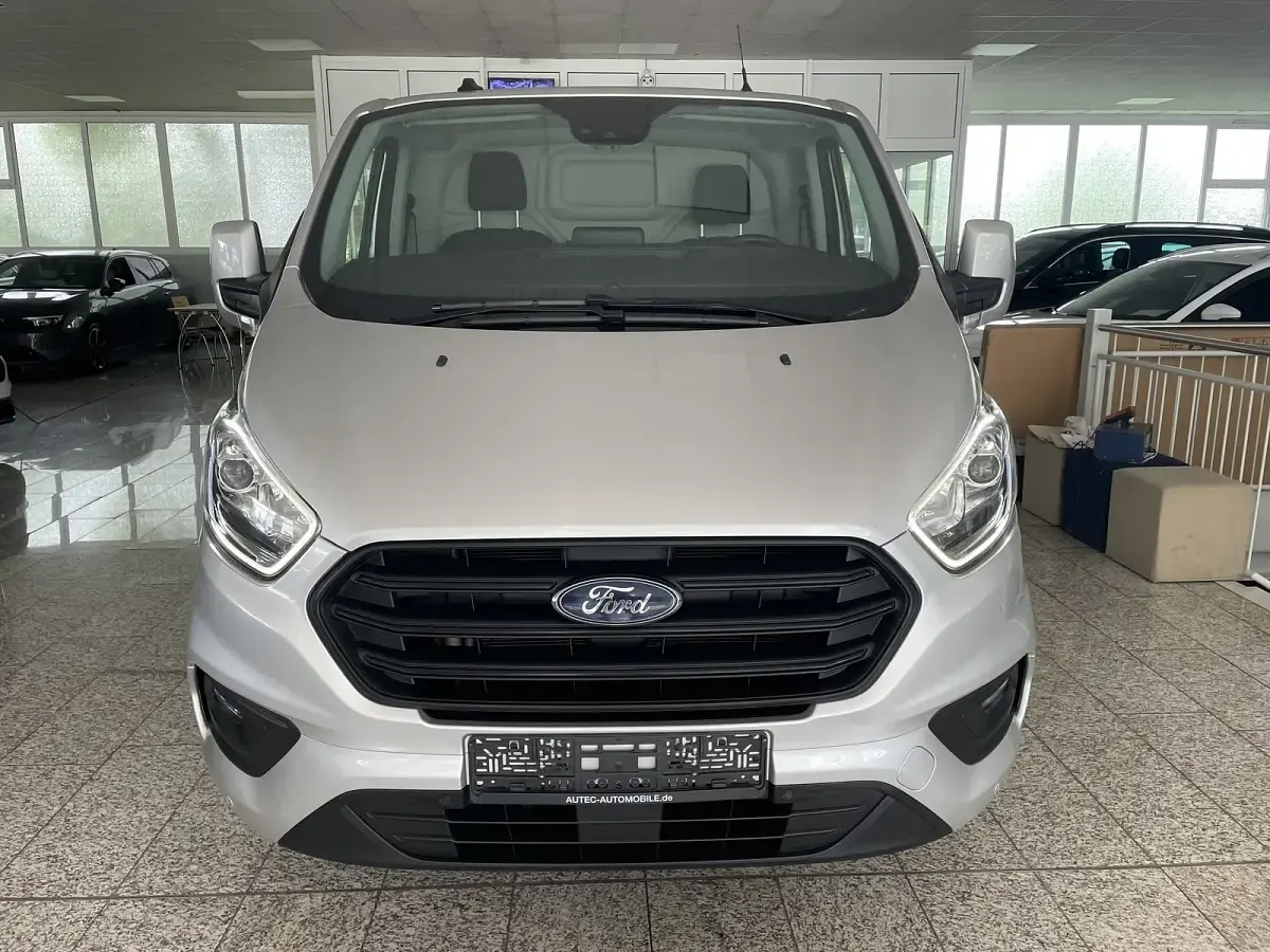 Gebraucht Ford Transit Custom 130 PS (95 kW) 2023 Silber, metallic Limousine