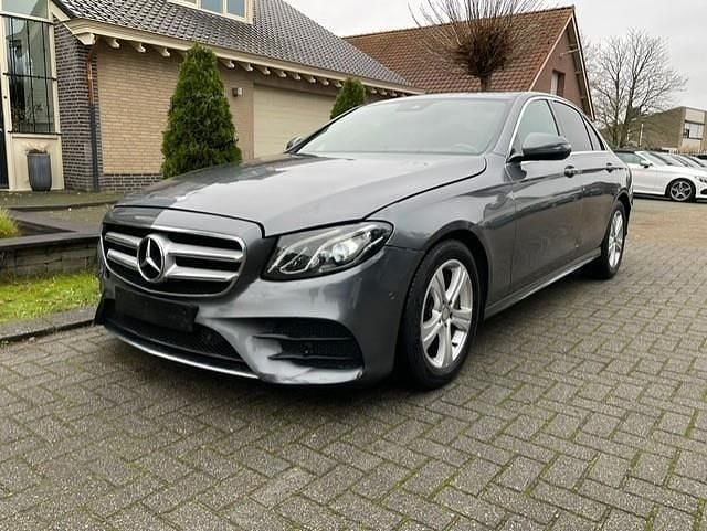 Gebraucht Mercedes E200 AMG line 150 PS (110 kW) 2017 Grau Limousine