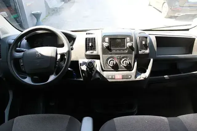 Gebraucht Peugeot Boxer Avantage 140 PS (102 kW) 2021 Banquise Van