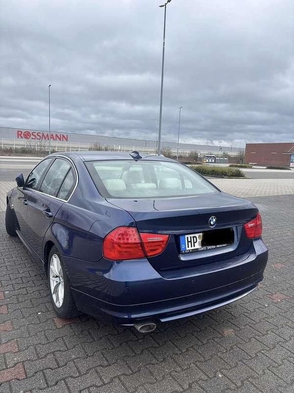Gebraucht BMW 320 Efficient Dynamics 163 PS (119 kW) 2011 Blau Limousine