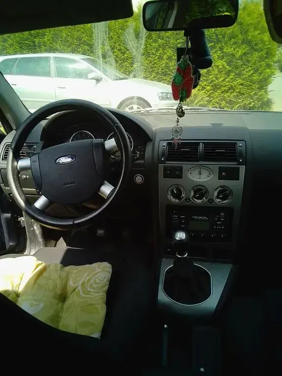 Gebraucht Ford Mondeo Ambiente 125 PS (91 kW) 2002 Limousine