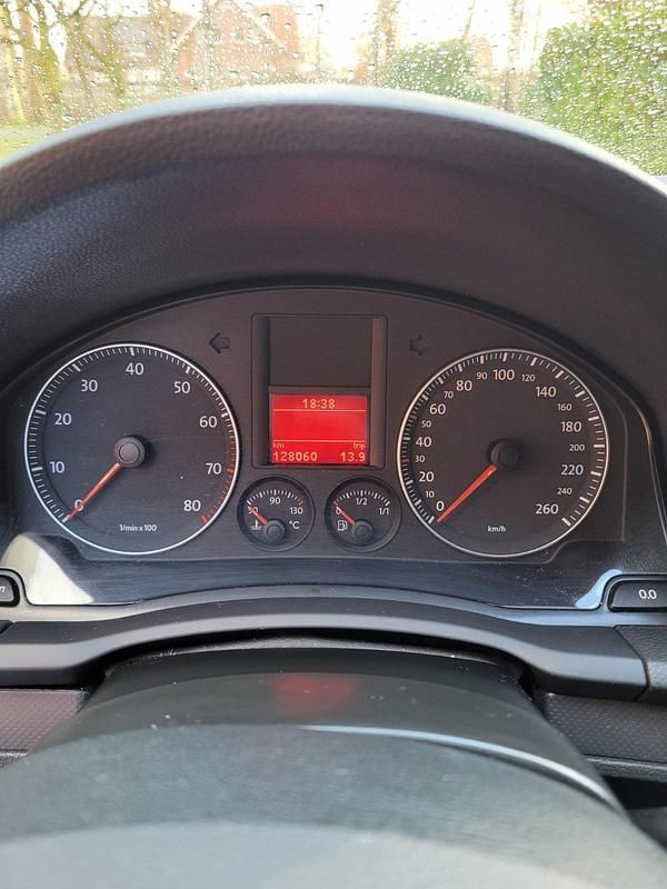 Gebraucht VW Golf V 102 PS (75 kW) 2007 Silber Limousine