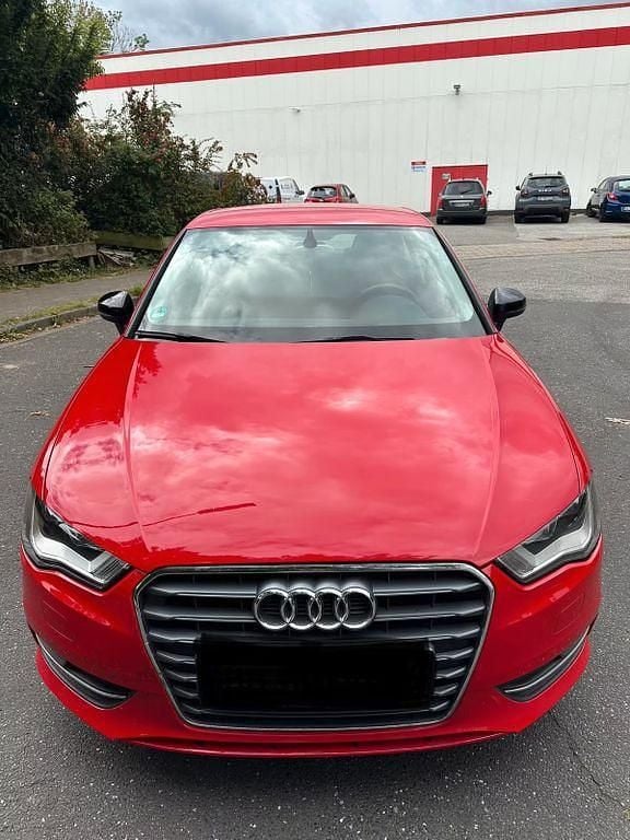Rot Gebraucht 2013 Audi A3 Attraction Limousine | 6.199 € (Fairer Preis) - Bild 1/4