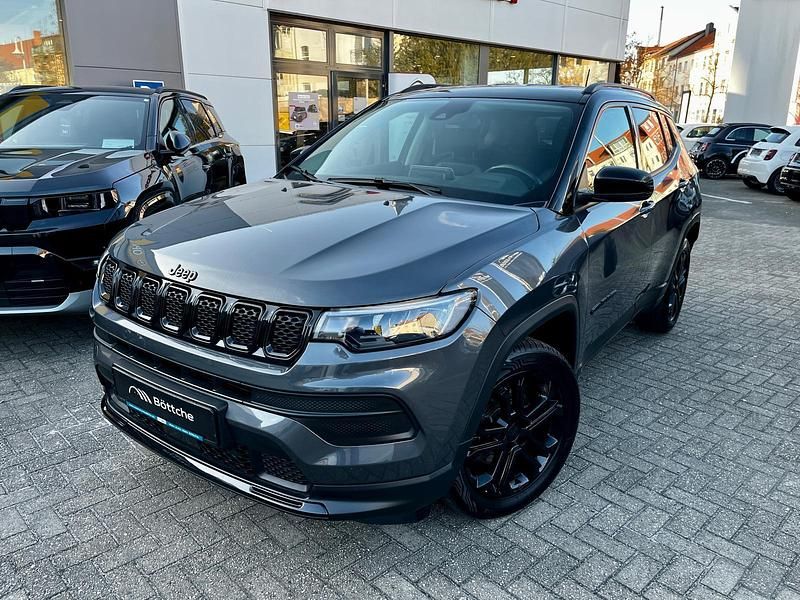 Gebraucht Jeep Compass Night Eagle 131 PS (96 kW) 2023 Graphite grey metallic SUV