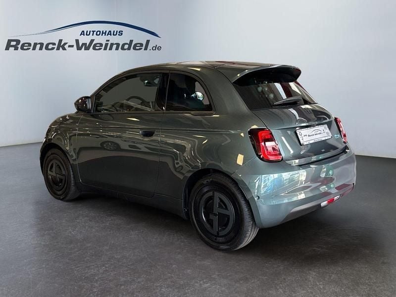 Neu Fiat 500e 86 kW (118 PS) 2025 Grün Kleinwagen