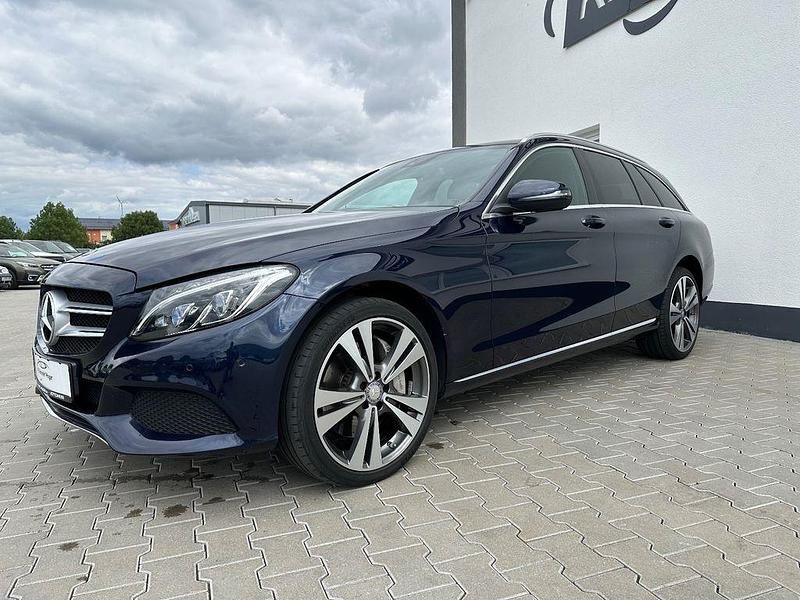 Gebraucht Mercedes C400 Avantgarde 333 PS (244 kW) 2016 Blau Limousine