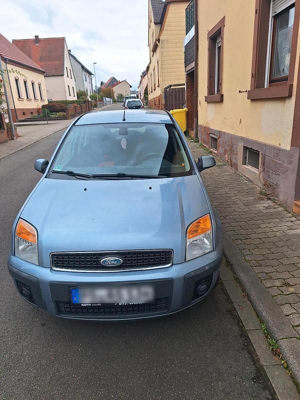 Gebraucht Ford Fusion 101 PS (74 kW) 2006 Blau Kleinwagen