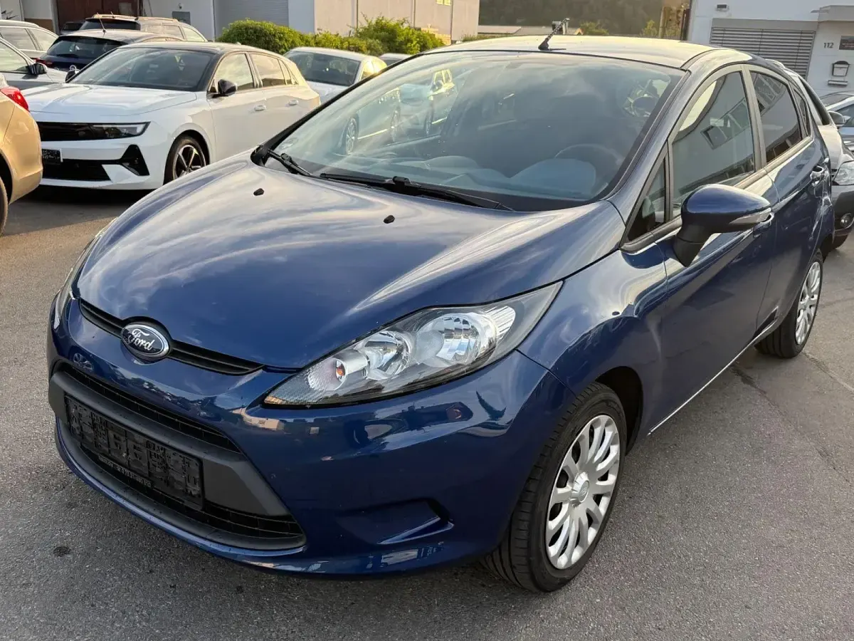 Gebraucht Ford Fiesta Trend 82 PS (60 kW) 2011 Blau Kleinwagen