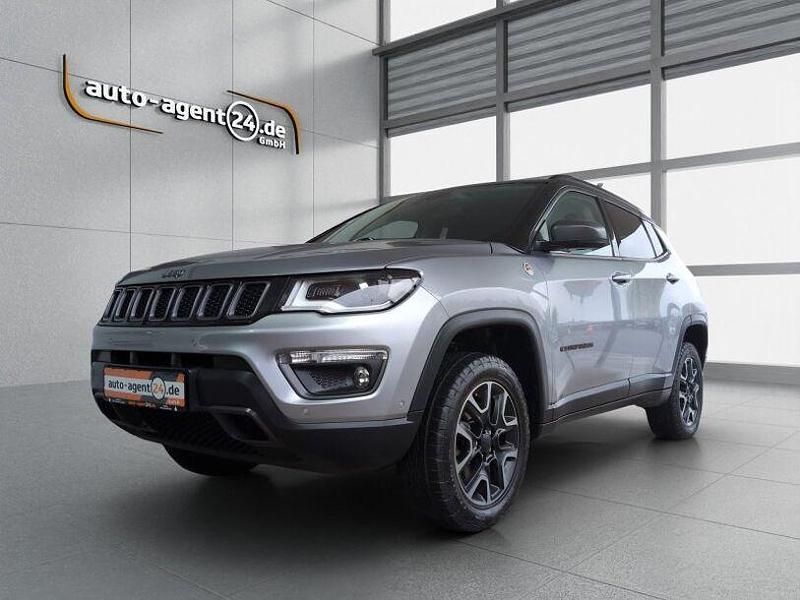Usado Jeep Compass Trailhawk 170 HP (125 kW) 2019 Prateado SUV