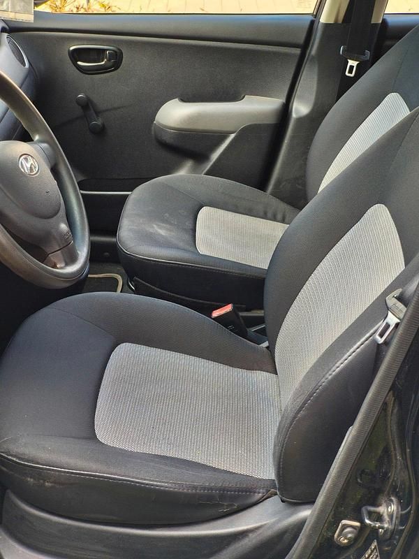 Gebraucht Hyundai i10 67 PS (49 kW) 2010 Schwarz Kleinwagen