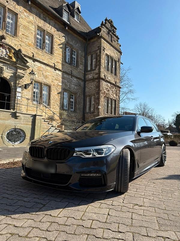 Gebraucht BMW 540 Shadowline 320 PS (235 kW) 2020 Grau Kombi